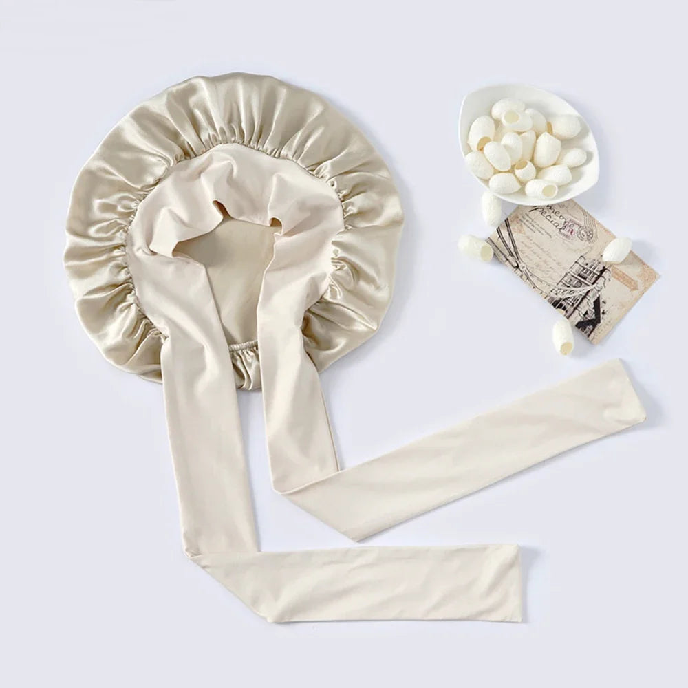 BONNET EN SATIN